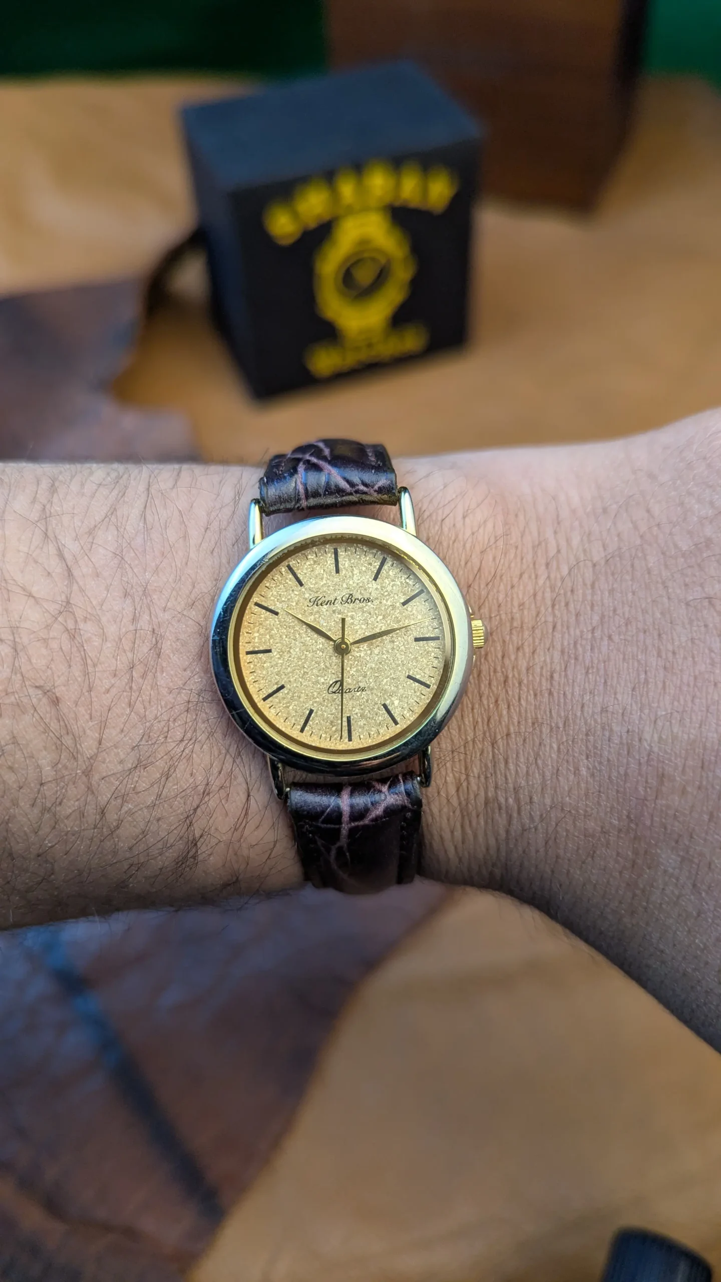 Vintage Kent Bros KG-1081 Quartz Gold Dial Dress Watch