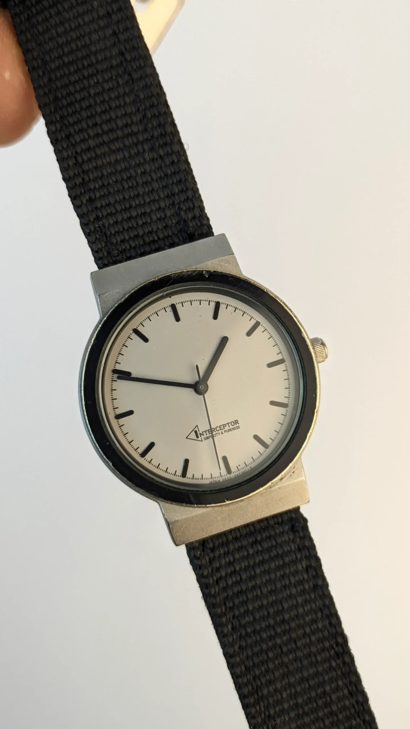 Interceptor Minimalist Vintage Watch – 32mm Nylon Strap Wristwatch