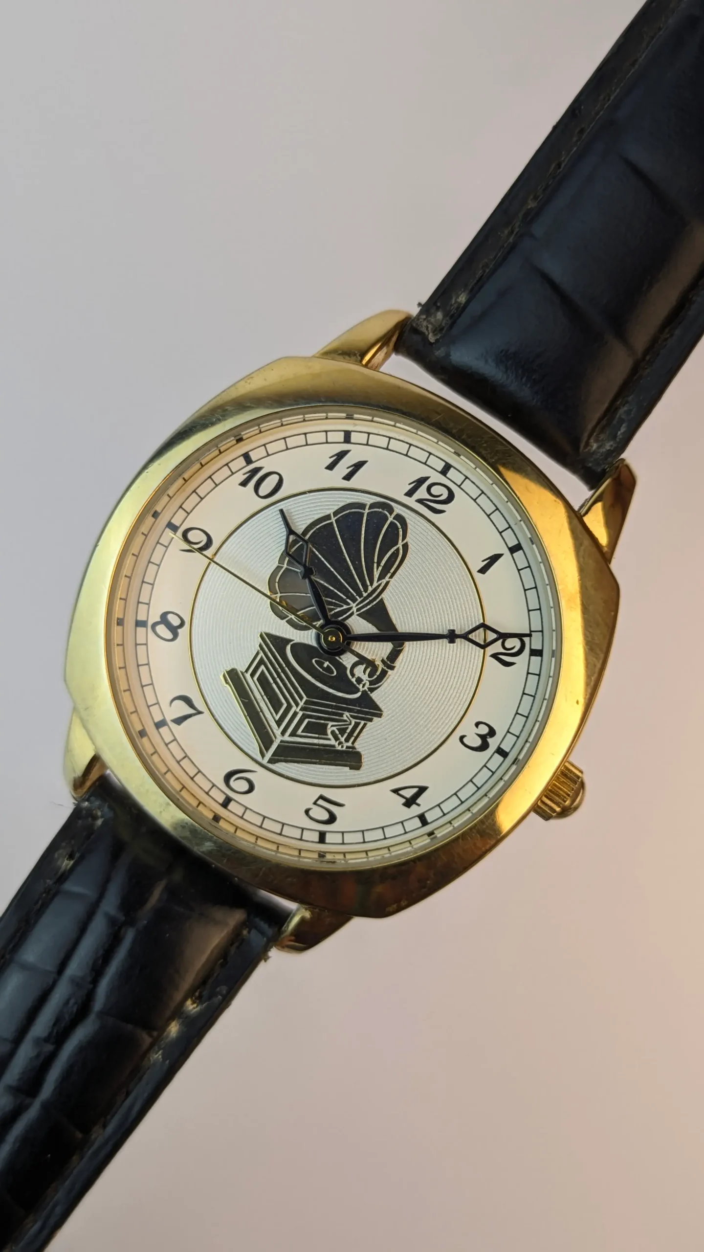 Vintage Gramophone Art Watch – 37mm