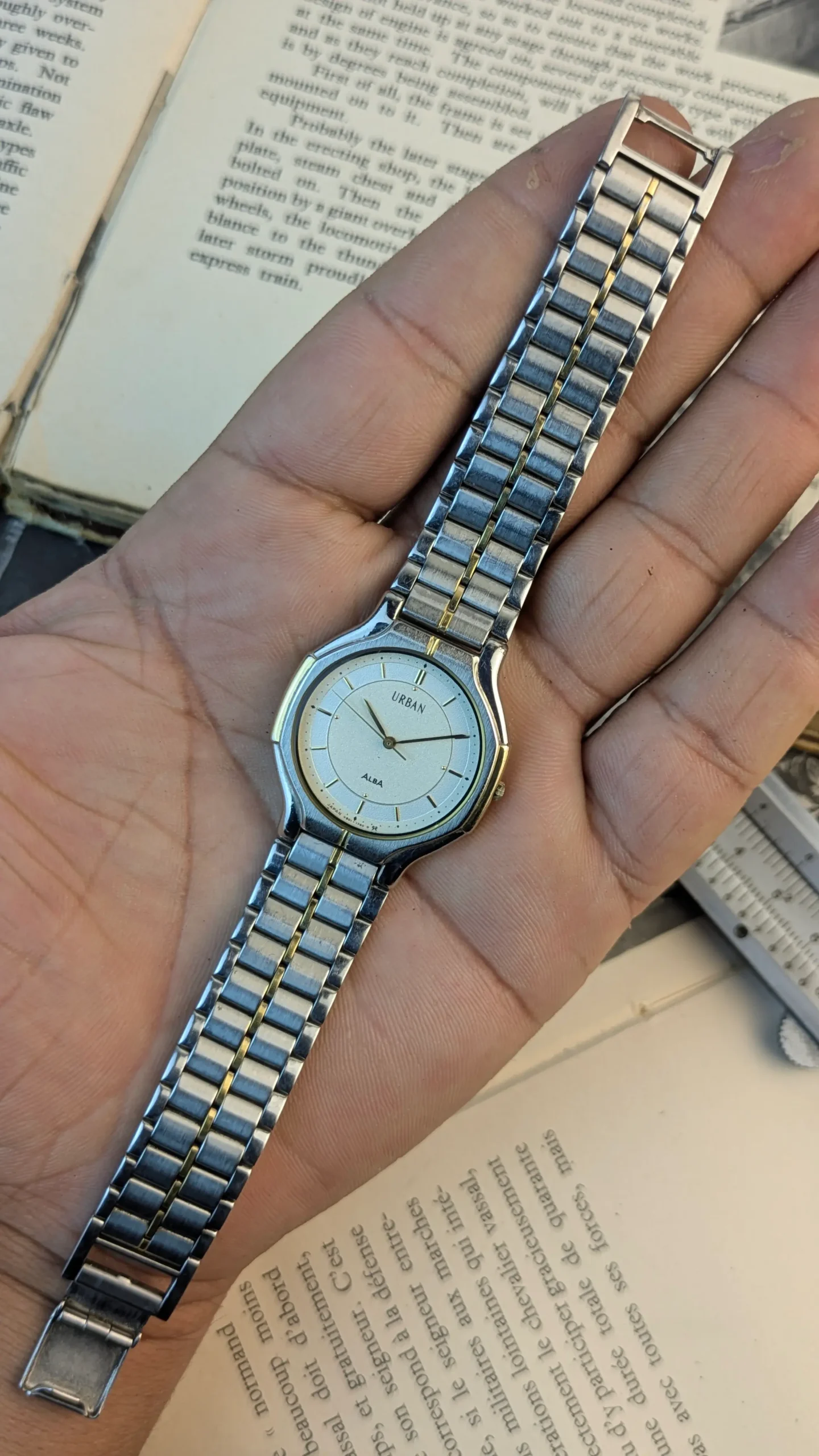 Vintage ALBA Urban Two Tone Quartz Watch 31mm Stainless Steel Bracelet