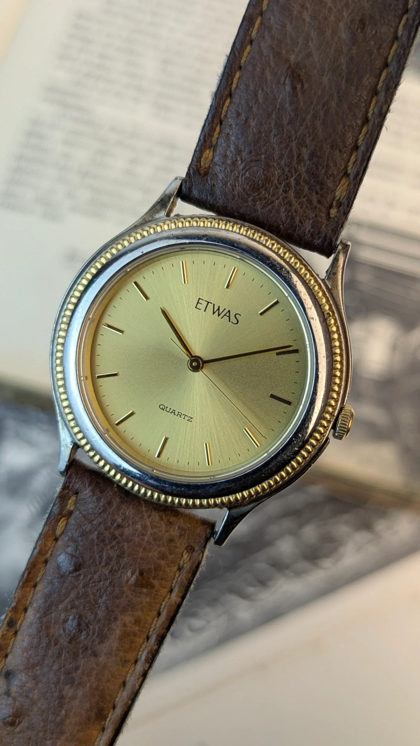 Vintage ETWAS Quartz Wrist Watch 34mm – Japanese Movement Gold Dial Men's Dress Watch
