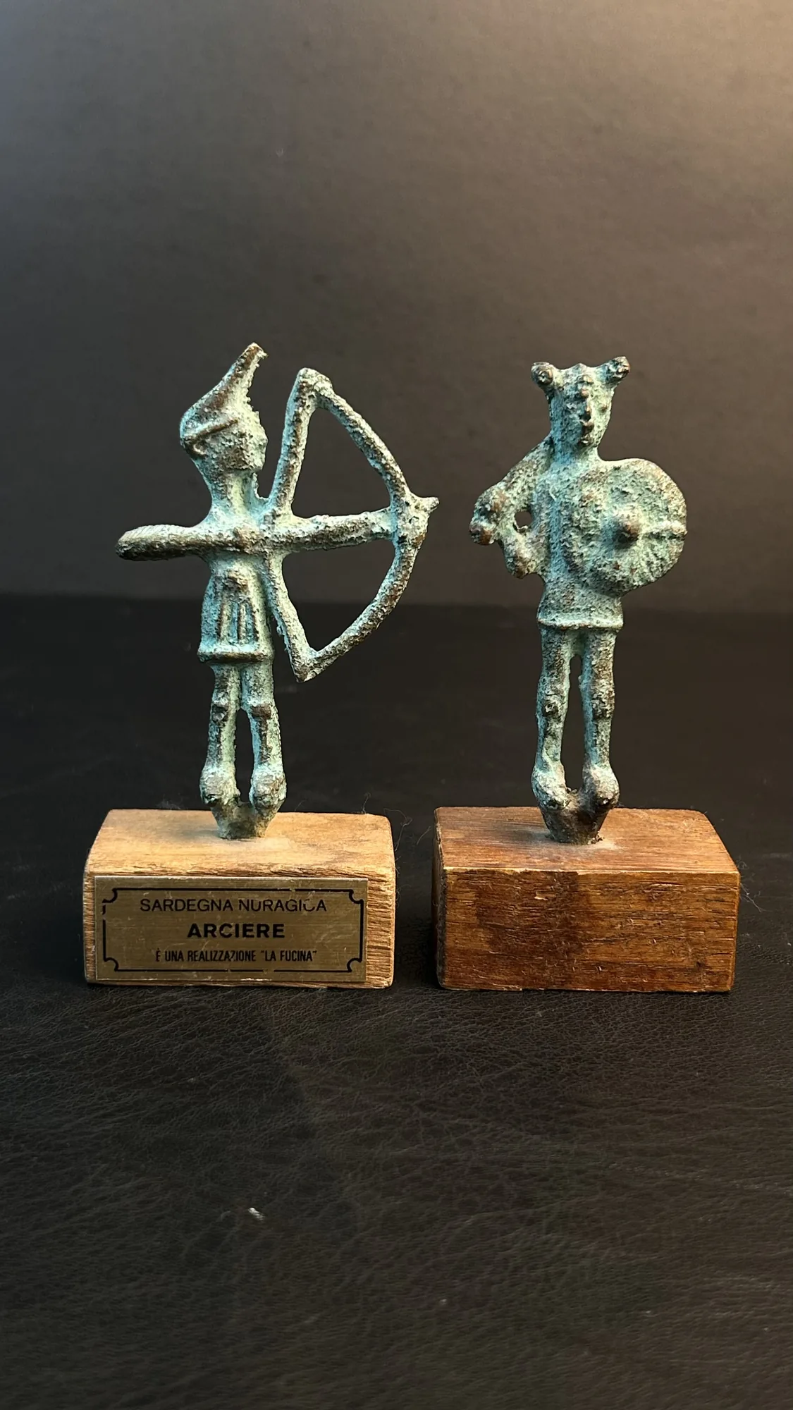 Sardegna Nuragica Arciere Figurine Set on Wooden Bases