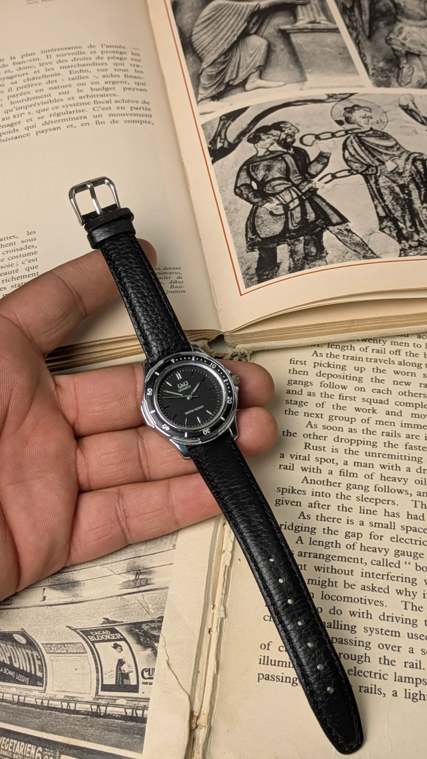 Q&Q Japan movement vintage wristwatch