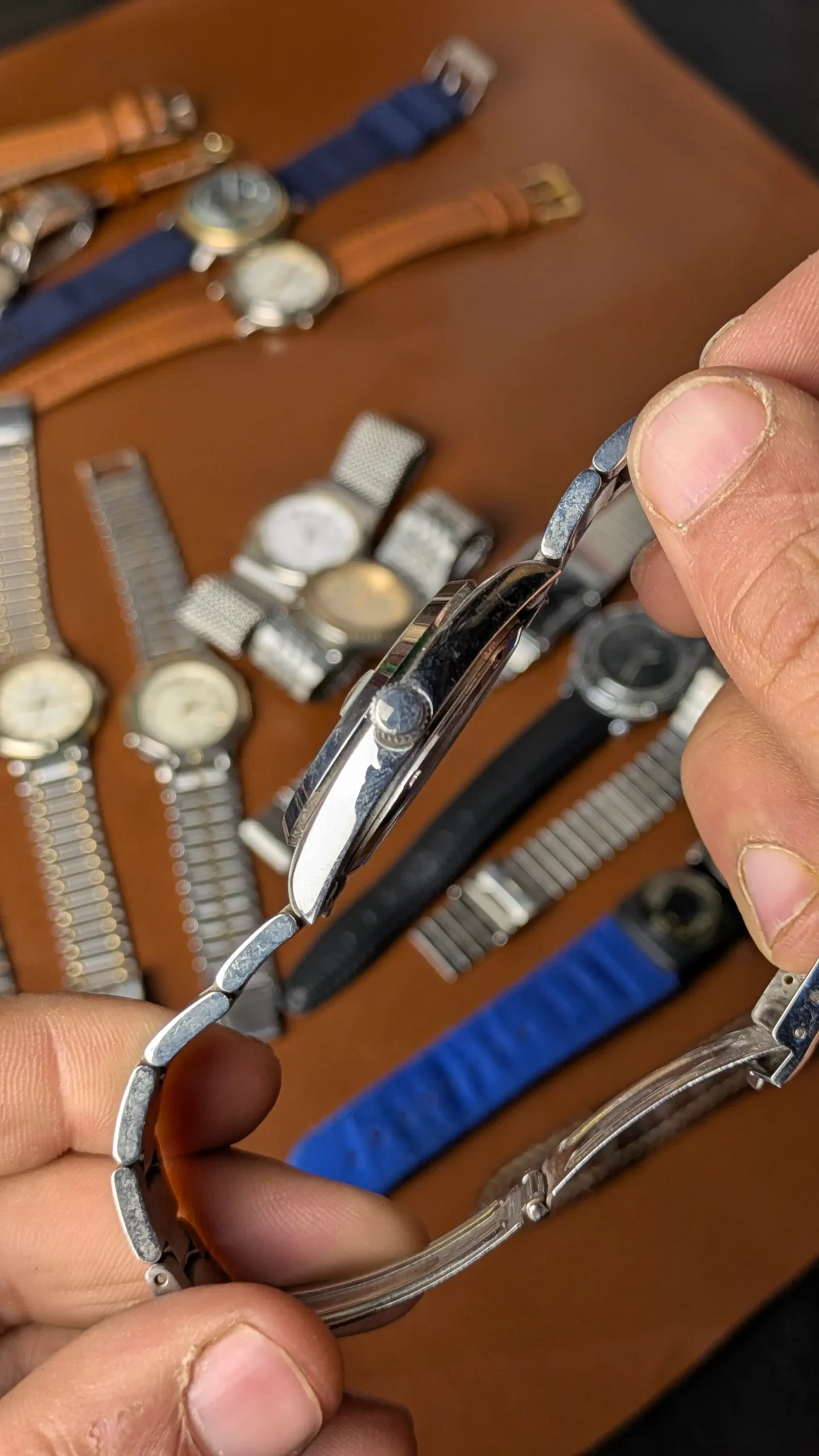 blue dial wristwatch 35mm elegant design crown side