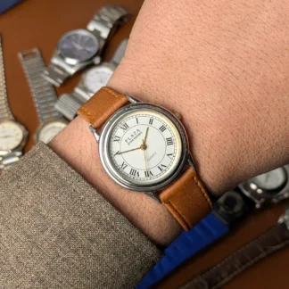 plaza watch miyota quartz movement inside close up