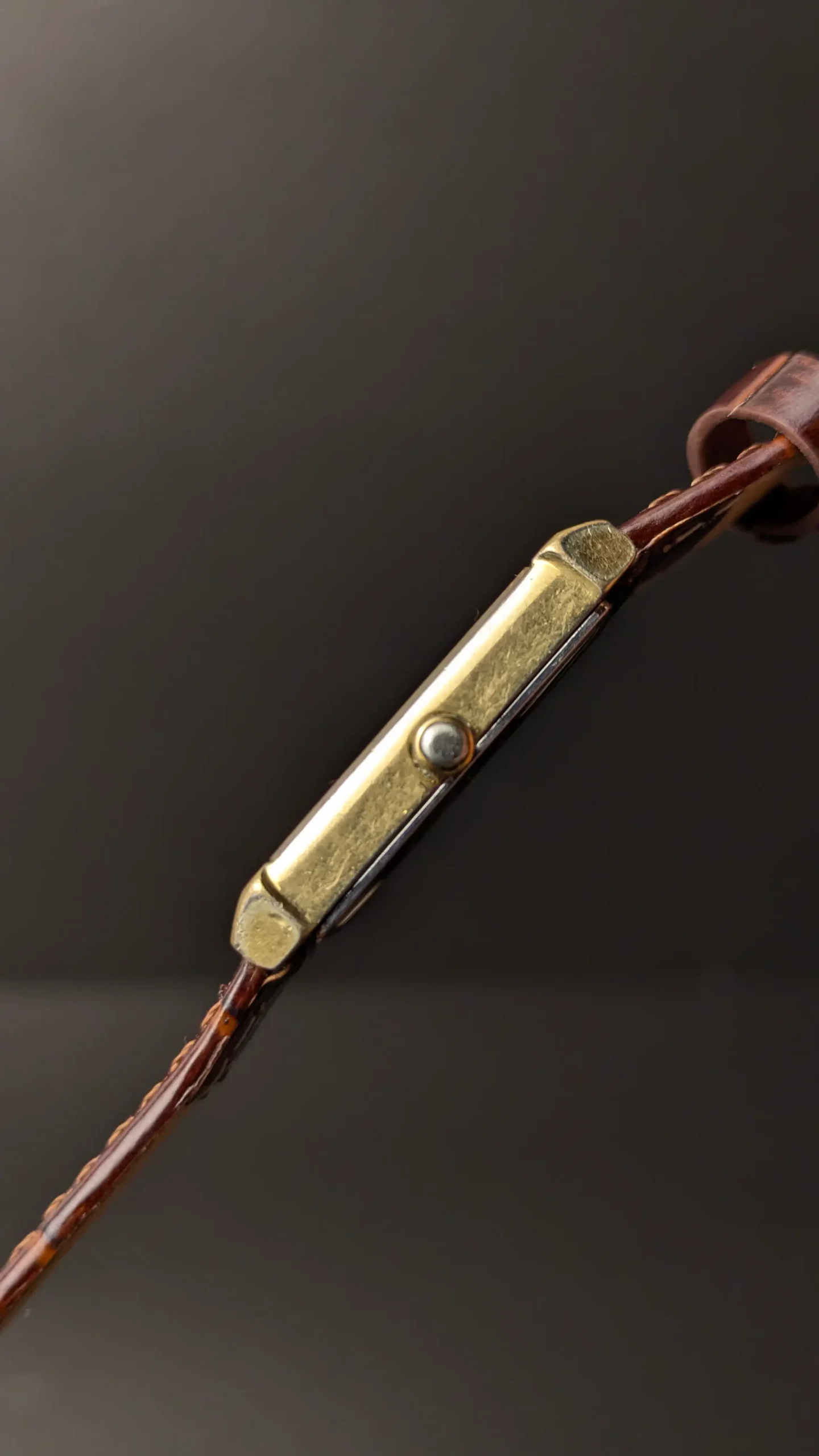 Vintage Seiko Quartz Tank Watch â Gold Dial Classic Dress Wrist Watch - Image 5