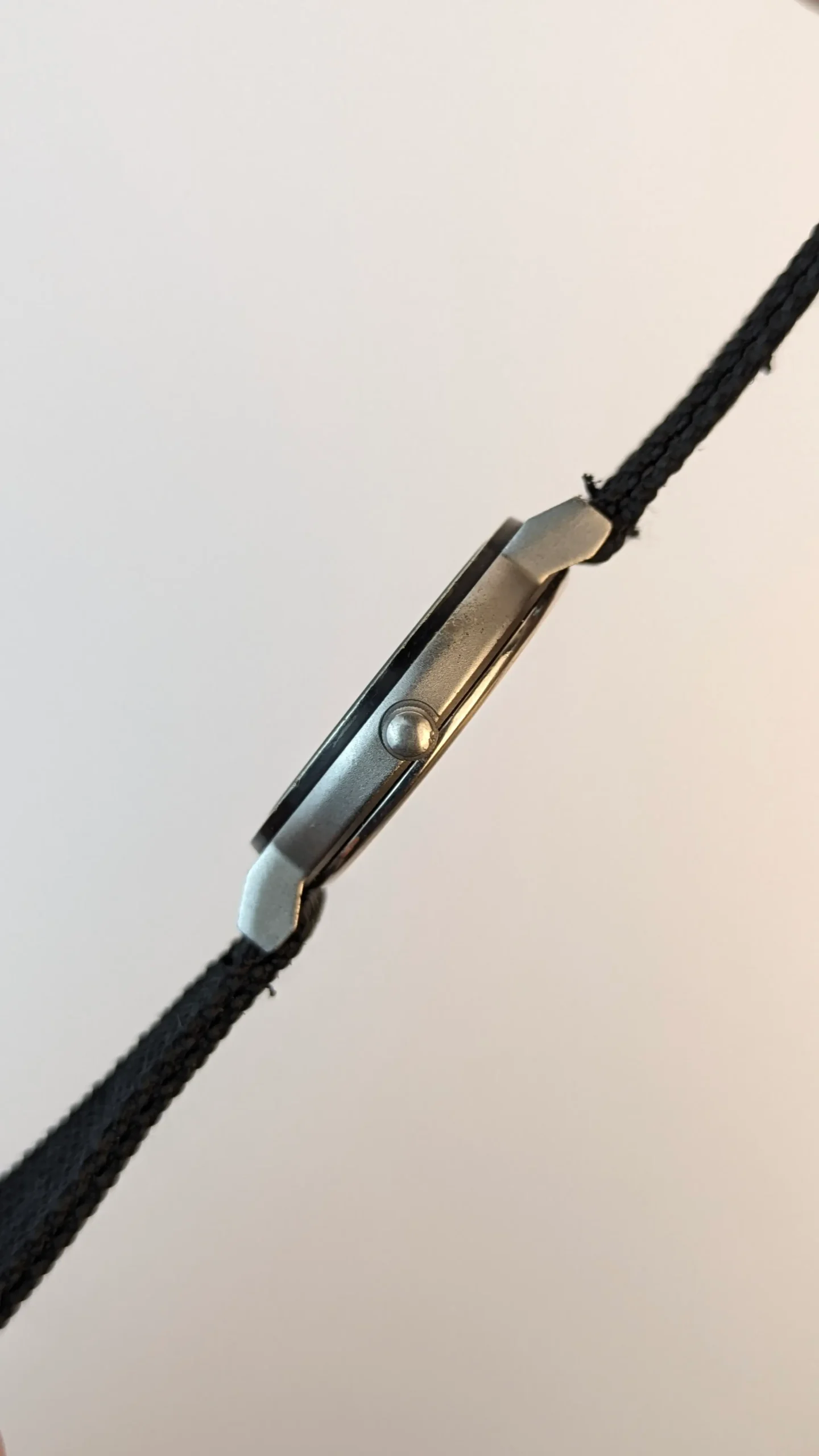 Side Picture Simple unisex wristwatch