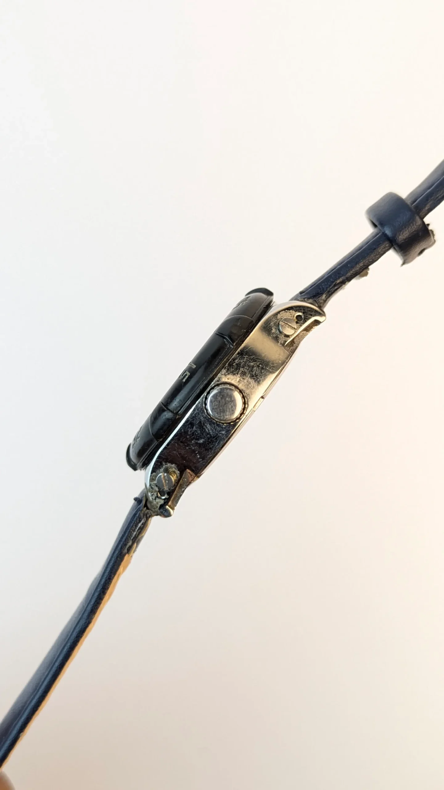 Crown Side profile of Freestyle vintage wristwatch