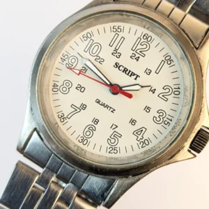 Script Quartz analog watch with white dial