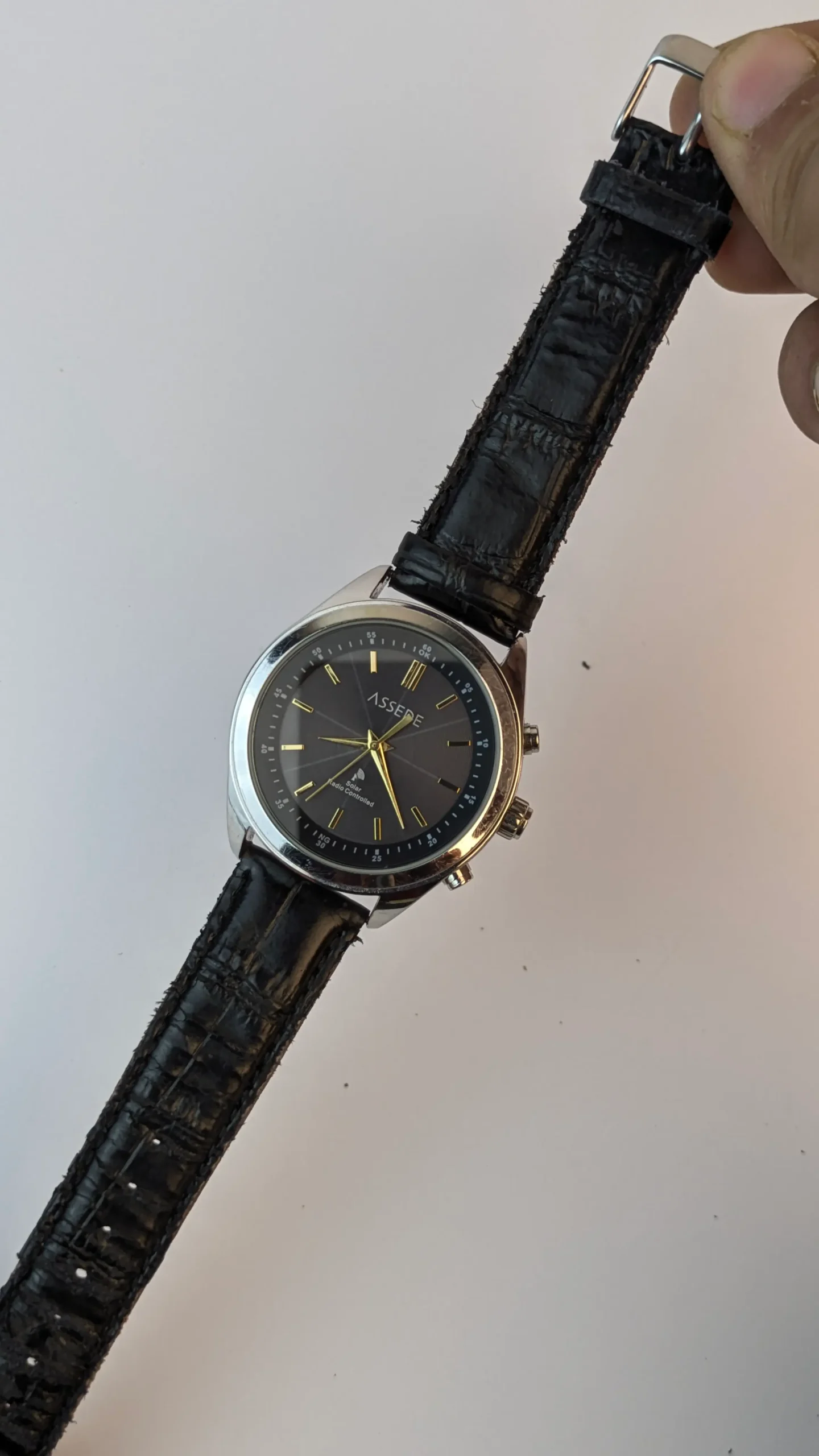 Luxury style black leather strap watch