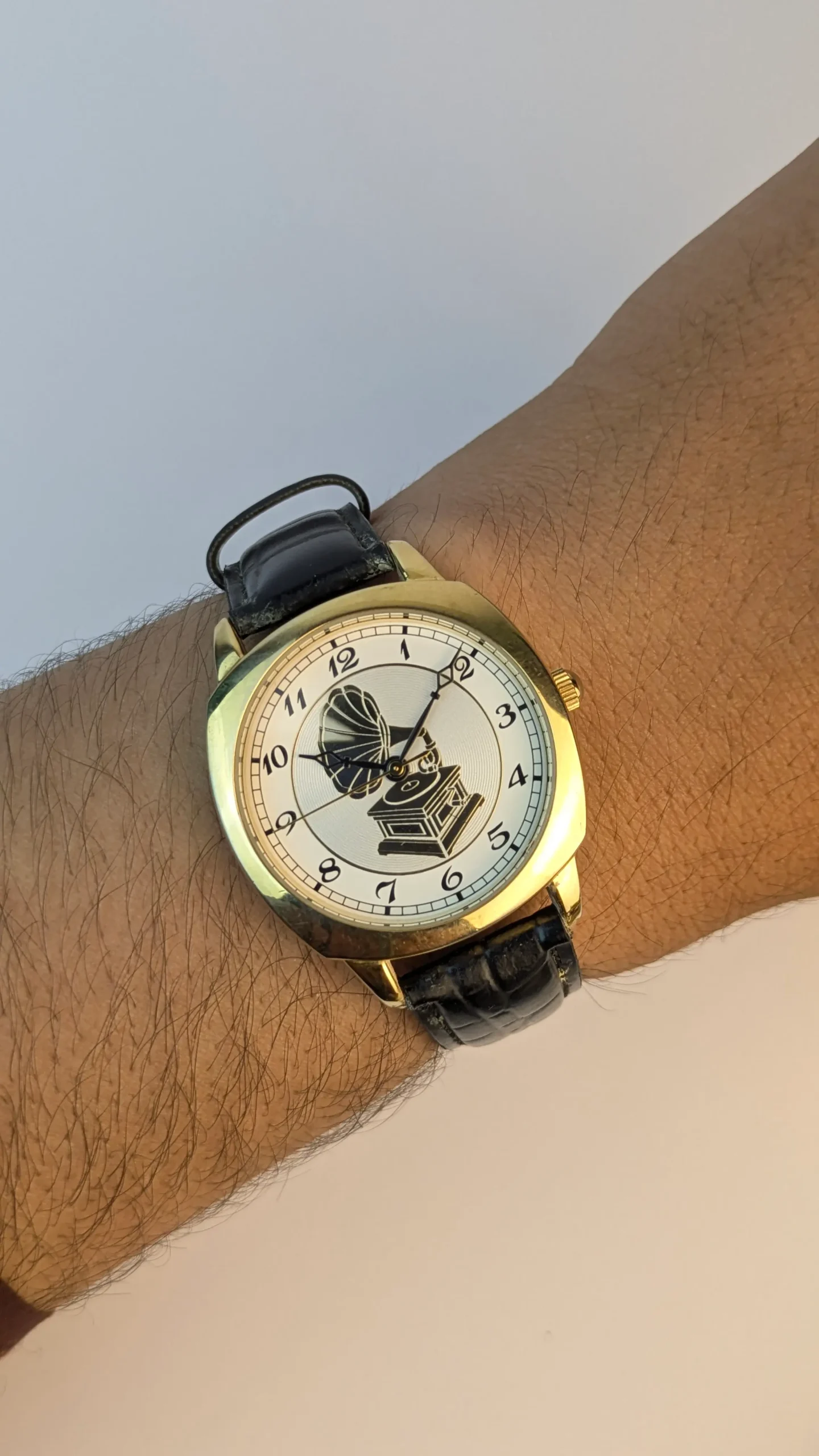 Retro style gramophone dial watch