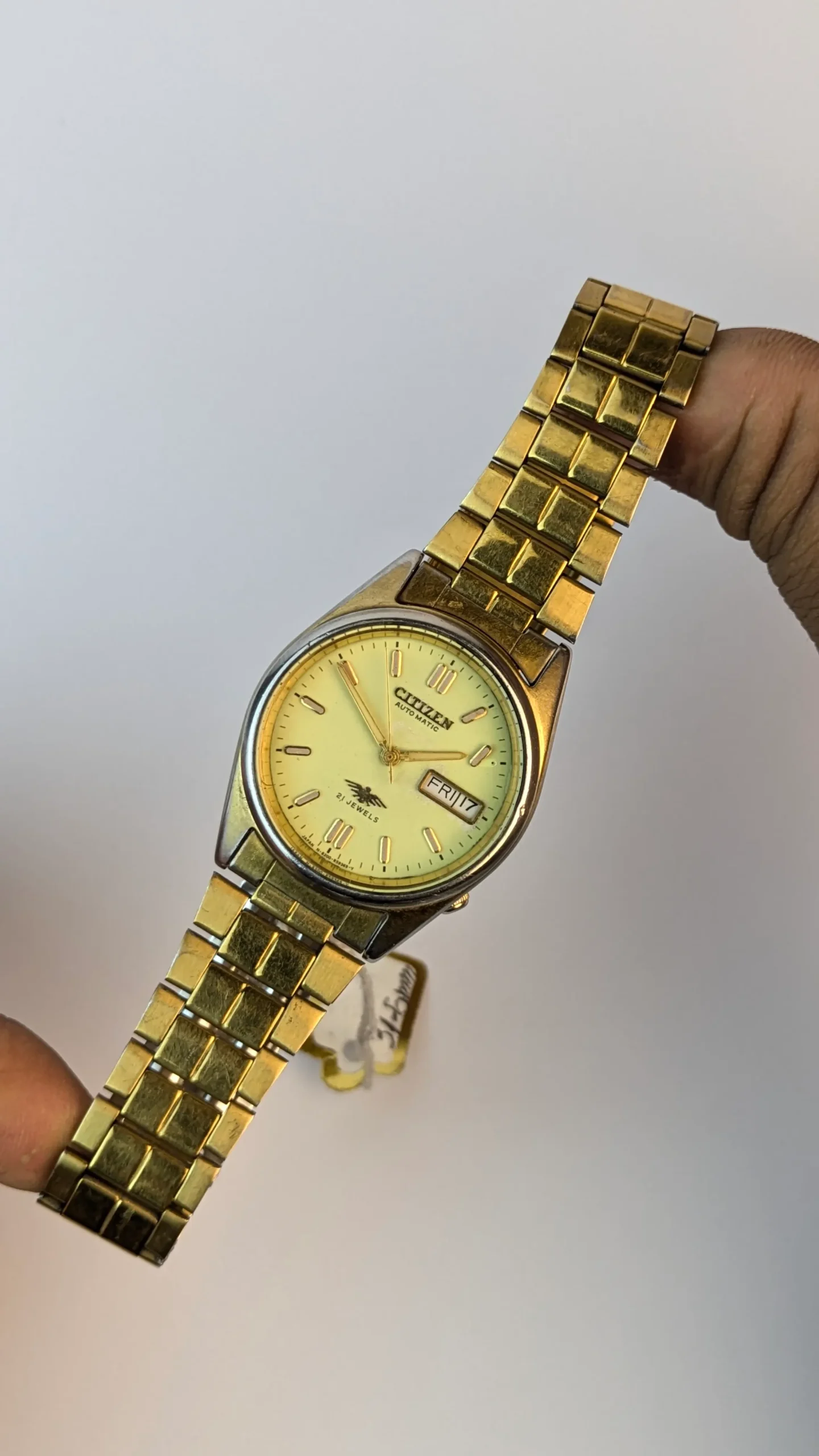 Vintage Citizen Automatic 21 Jewels round dial watch with champagne dial applied gold baton indices and day-date display