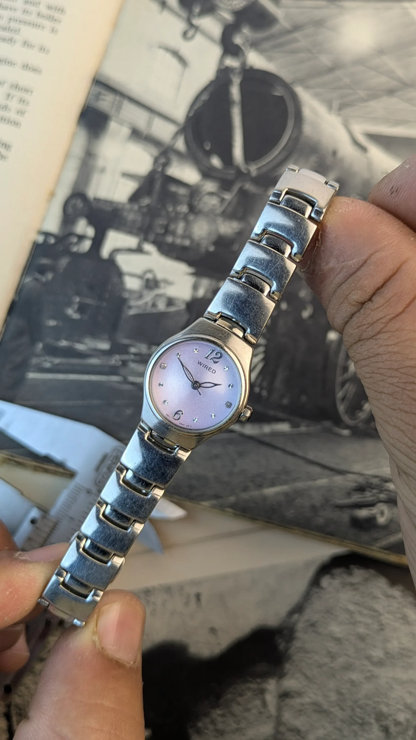 Full view of vintage WIRED ALBA ladies wristwatch with bracelet