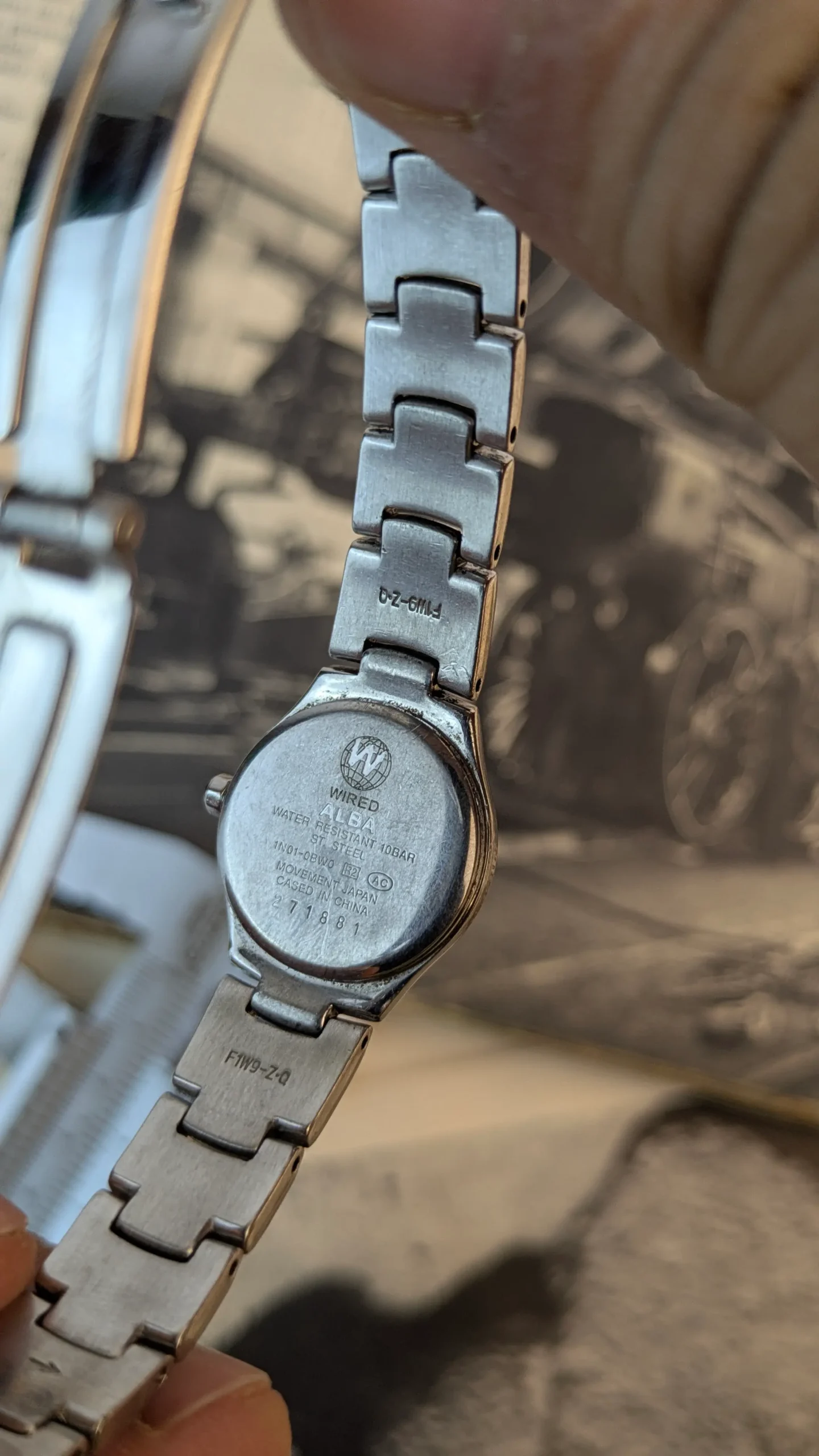 Back case of WIRED ALBA Japanese quartz watch with markings