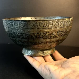 Vintage Hand-Engraved Brass Decorative Bowl – Antique Metal Serving Bowl
