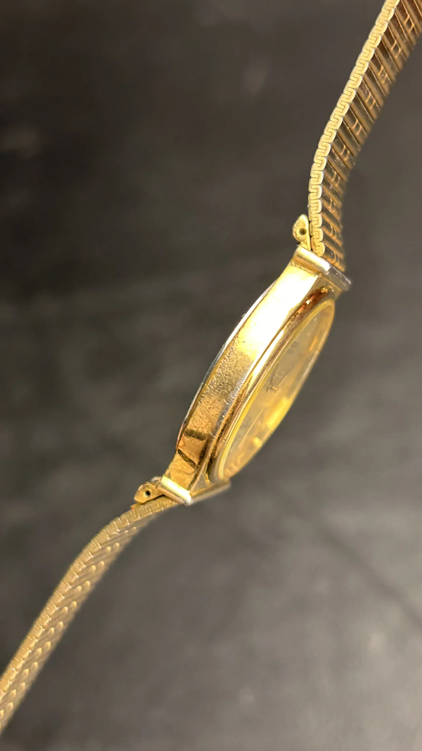 Vintage Orient Quartz Gold Plated Watch – Date Window Stainless Steel Bracelet - Image 10