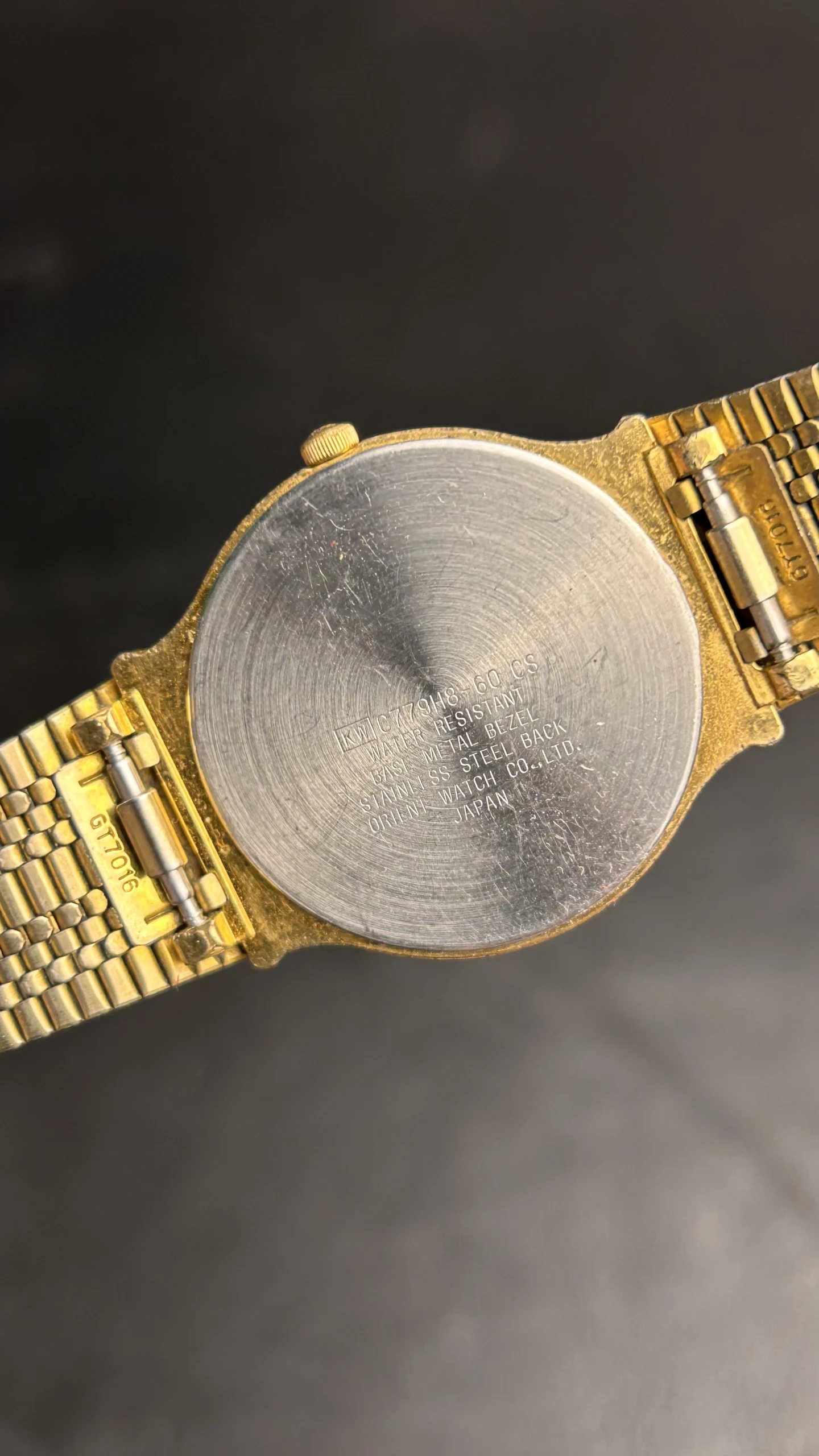 Vintage Orient Quartz Gold Plated Watch – Date Window Stainless Steel Bracelet - Image 2